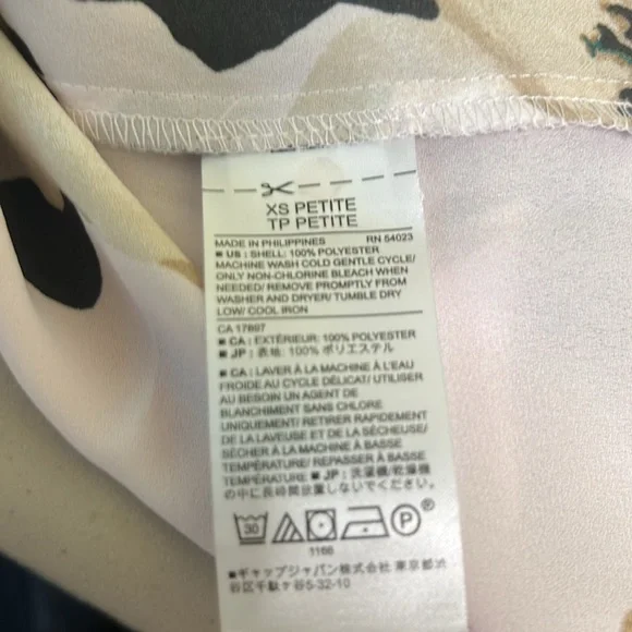 Banana Republic Factory Pleated Bell Sleeve Floral Blouse XS Petite - Picture 5 of 5